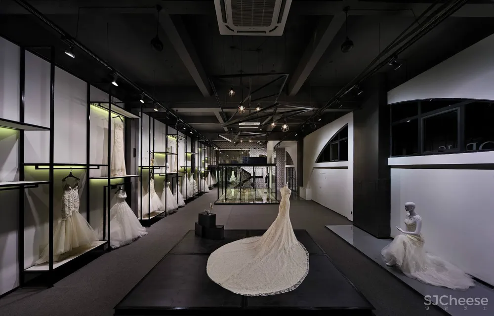 Forus高端定制婚纱机构 李超