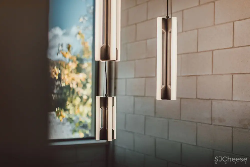 英国一对双胞胎兄弟自建优雅工业之家