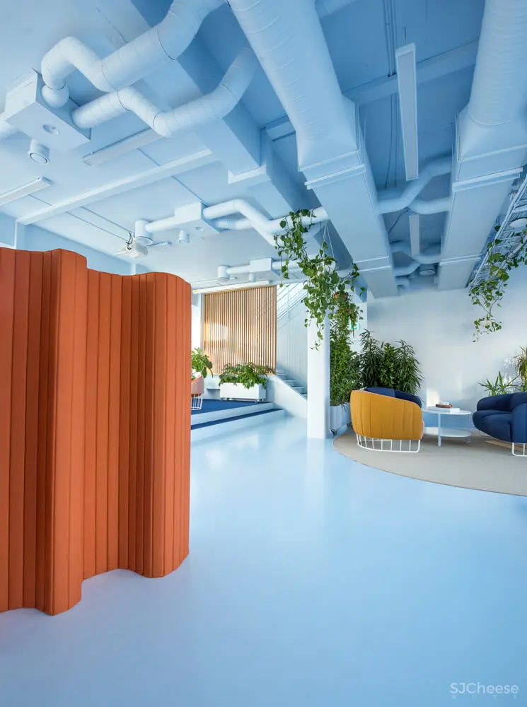 挪威Bakken＆Bæck未来主义办公室改造设计