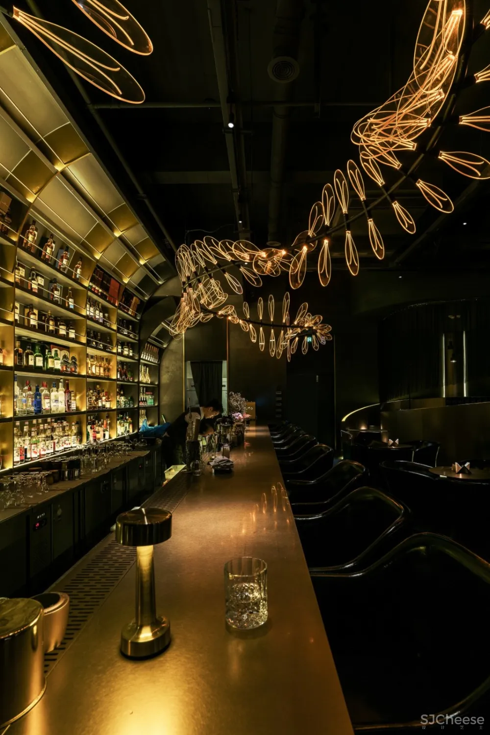 多元选择中追寻,定义独有基因 | 珑腾商业空间设计事务所 首