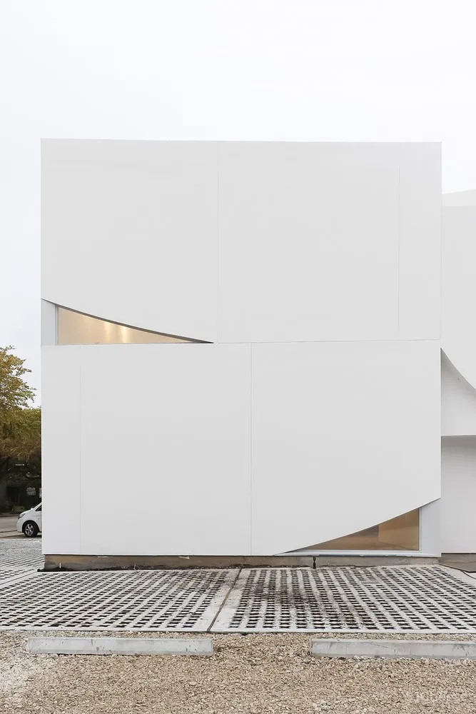 Transart艺术基金会,缝隙进入艺术光 / Schaum/Shieh