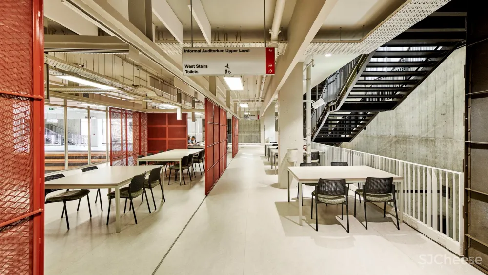 索尔·普拉特杰大学学生资源中心 / Designworkshop