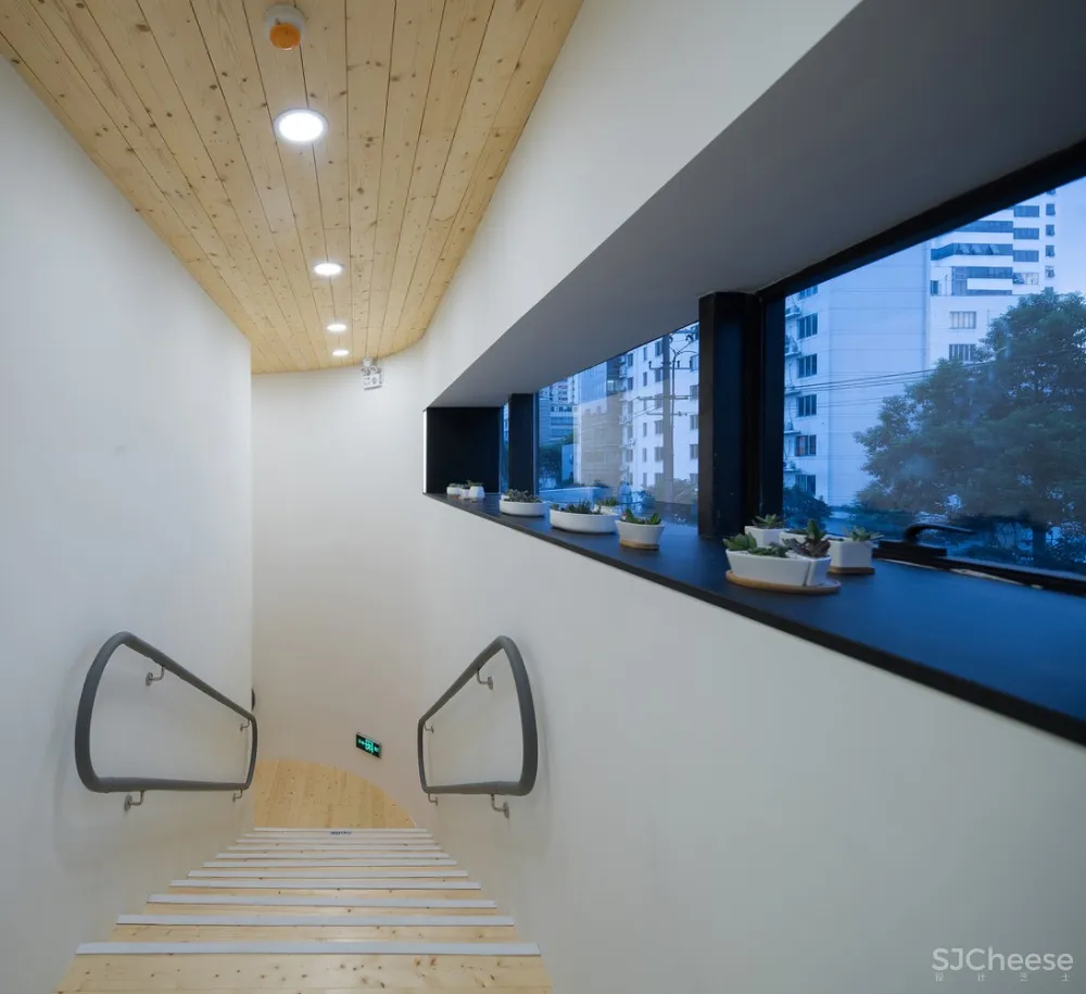 上海智汇成长中心