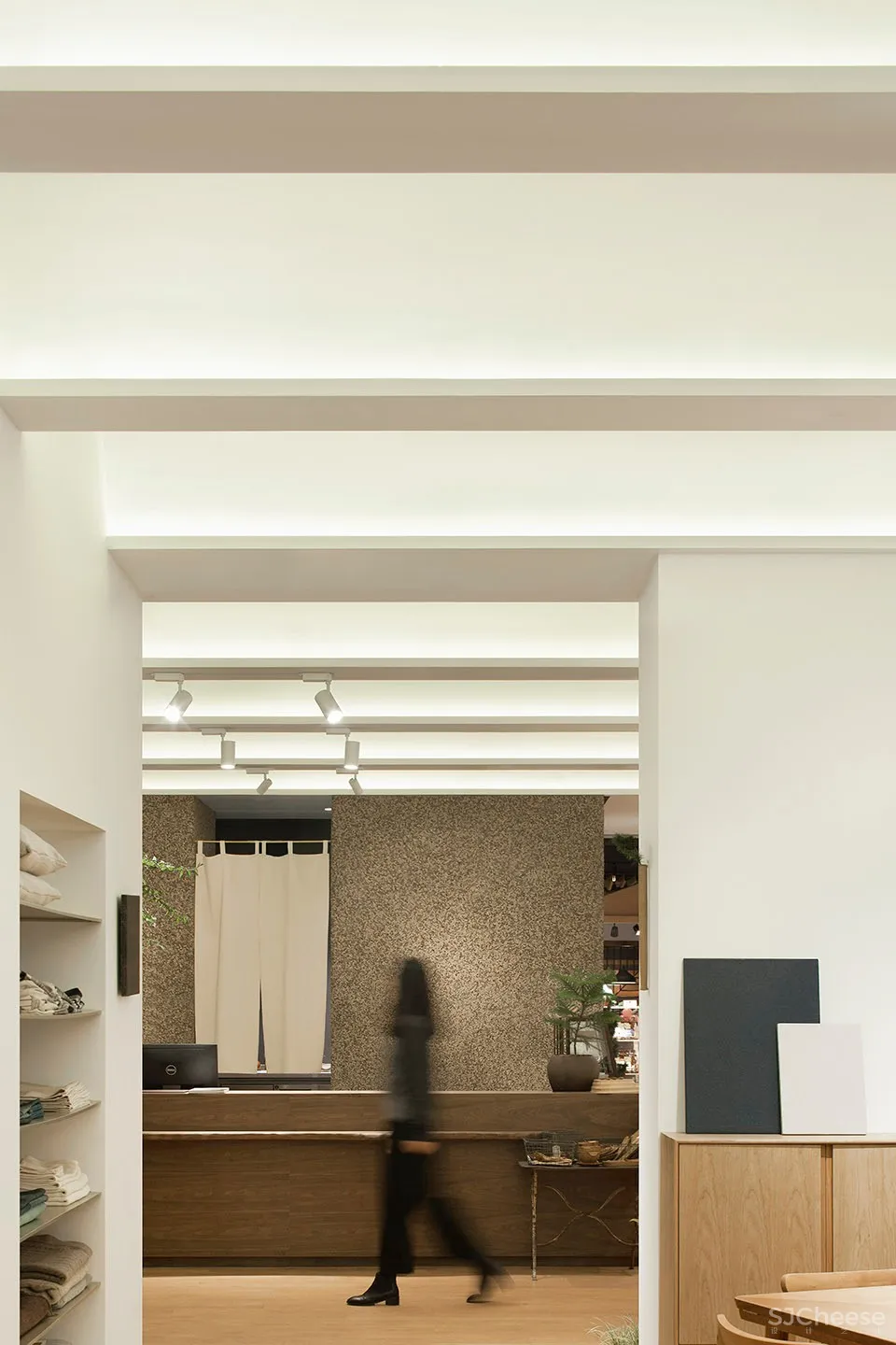 “ 失物招领”：时间与物品的交互之美 首