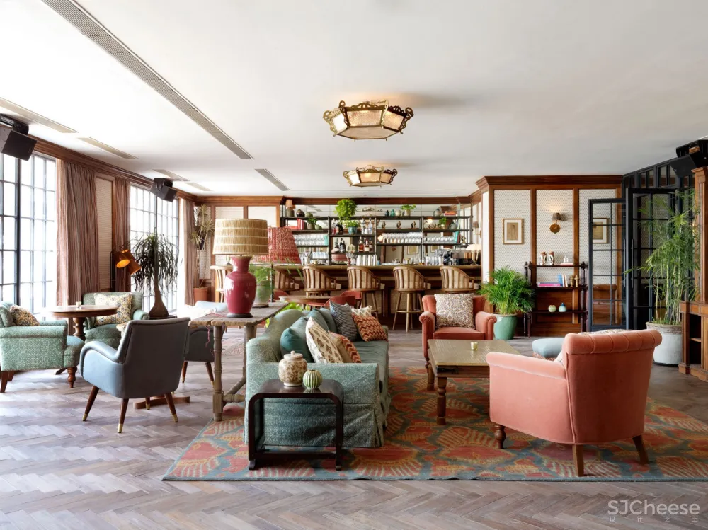 孟买Soho House：借鉴了印度传统纺织品图案