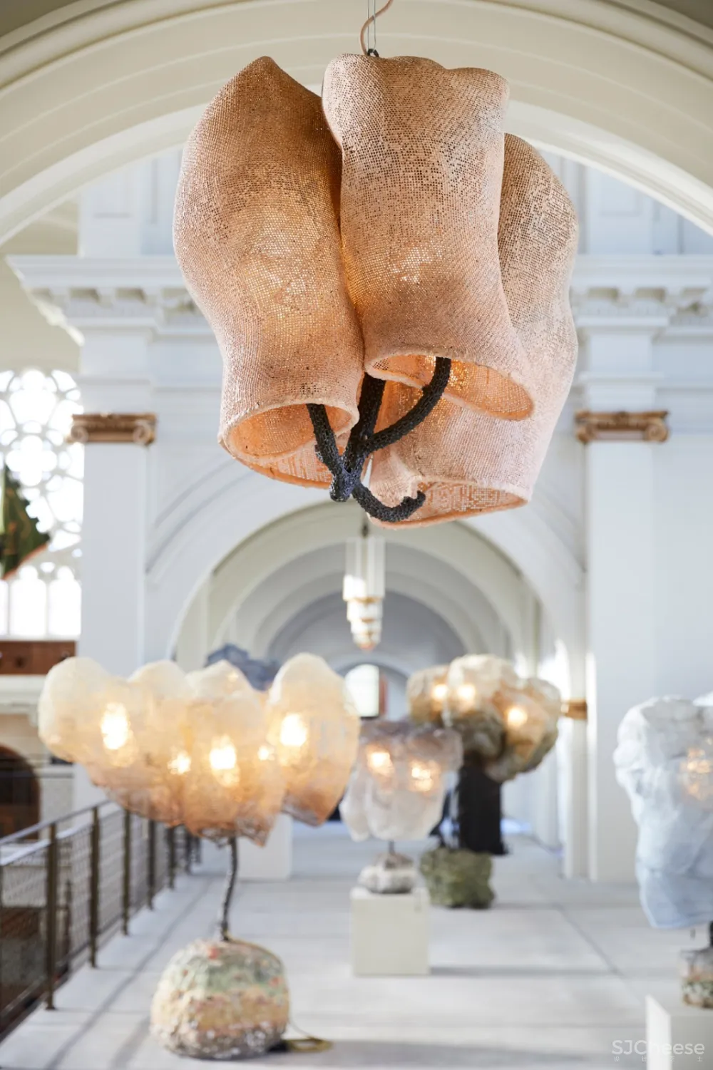 教堂与艺术的结合：Carpenters Workshop画廊作品