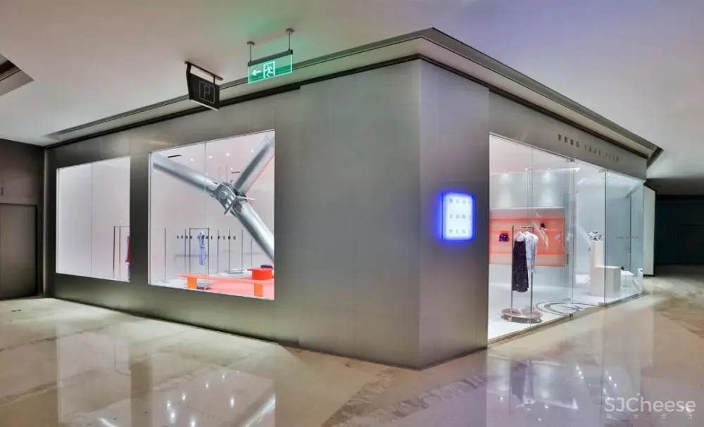 "VVNK JANE PLUS" 极简女装概念店 | 退化建筑