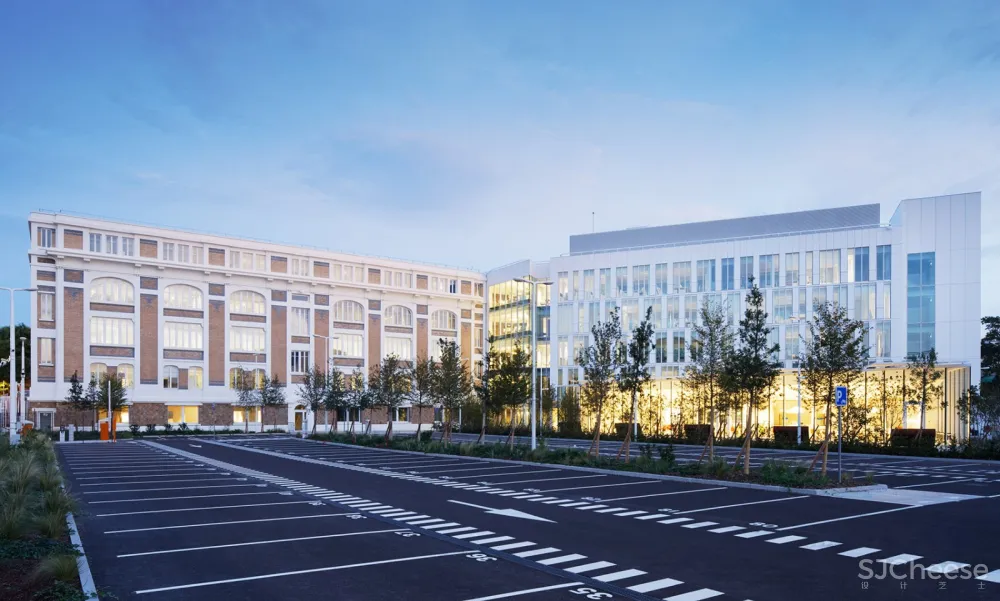 法国中央银行La Courneuve中心，巴黎 / Jean-Paul Viguier et Associés