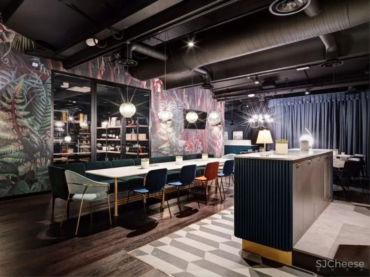 戏剧感十足的 ZOMBY BLUE 演艺娱乐中心 | fabio gianoli