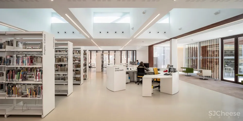 SANT SADURNÍ文化中心,巴塞罗那 / taller 9s arquitectes