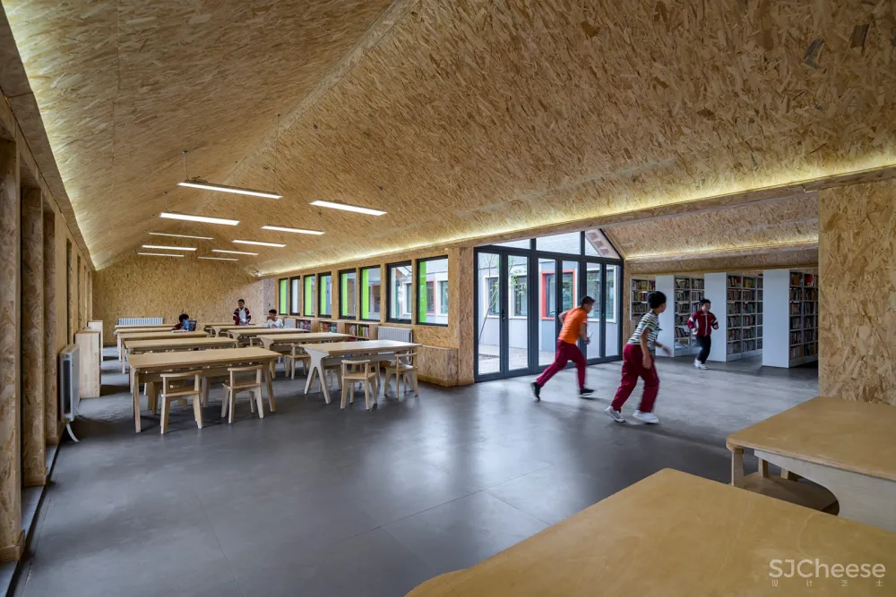 张北县二台镇华夏之星初心图书馆,河北 / 度态建筑