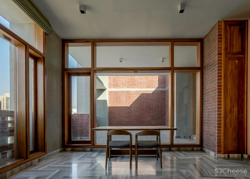 印度动感砖砌住宅 / Vir.Mueller Architects
