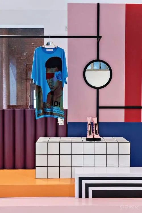 色彩与廓形 · VVNK 装置艺术空间 | Zinovatnaya