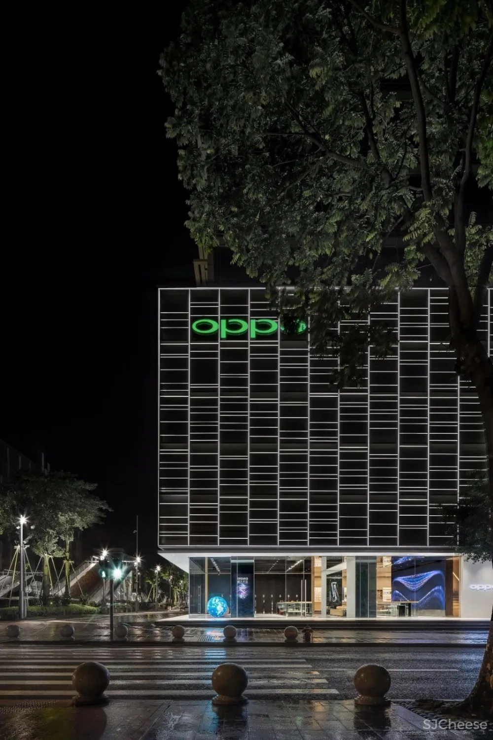 DOMANI东仓新作首发 | OPPO 深圳旗舰店· 透明的存在