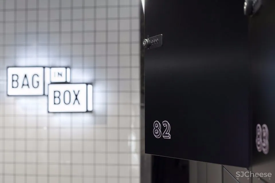 马德里Bag In Box行李寄存商店 | Wanna One 首