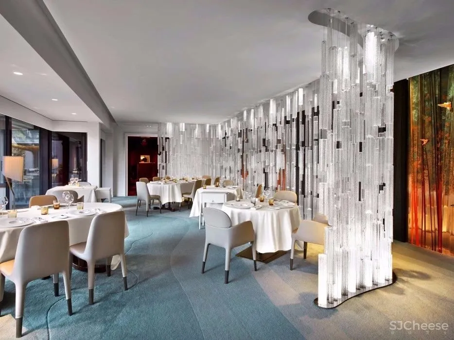 Jouin Manku:法国奢侈品牌 Van Cleef & Arpels精品店设计