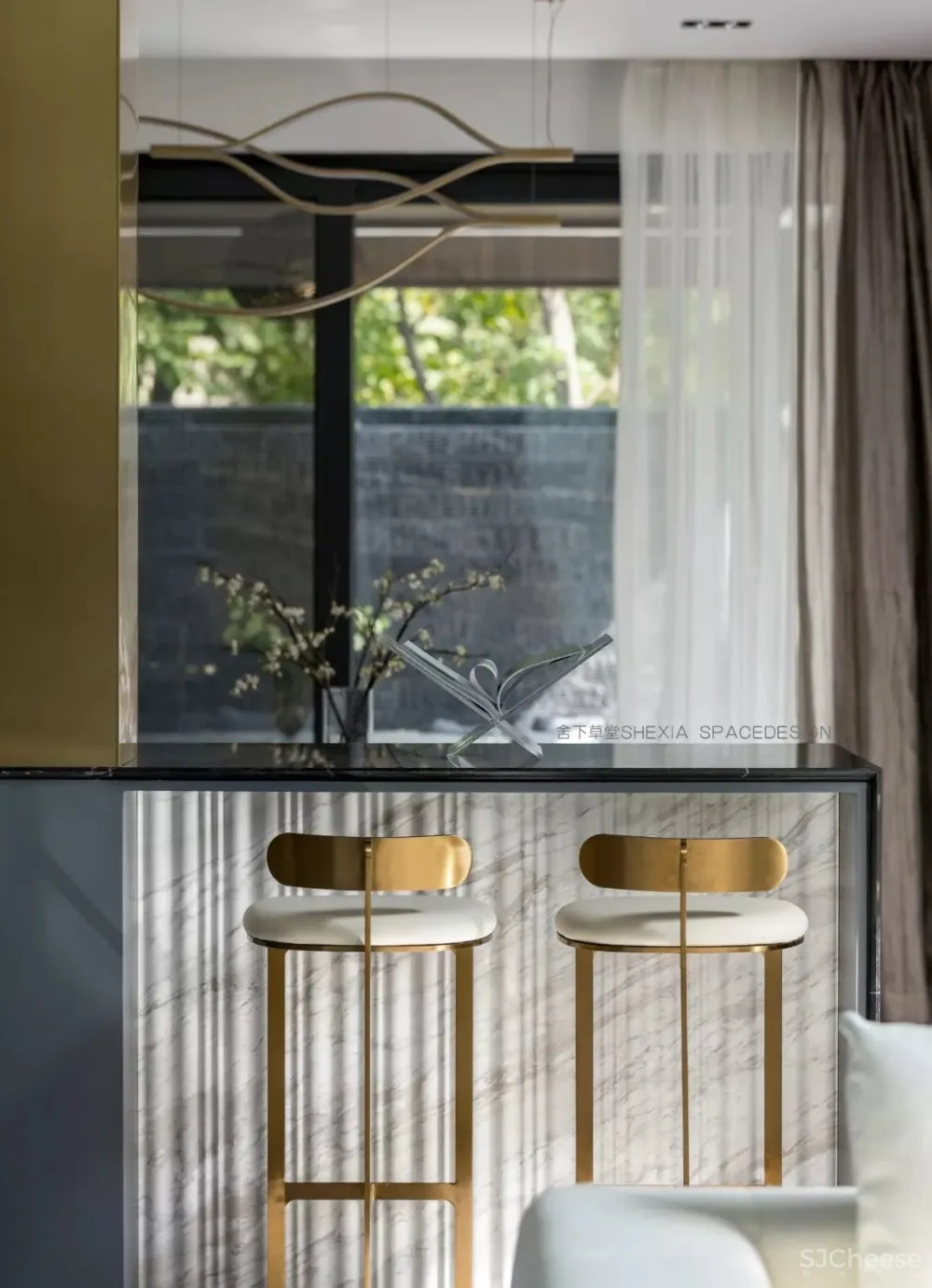 1120㎡轻奢别墅,一半冷艳一半迷红 | 舍下空间