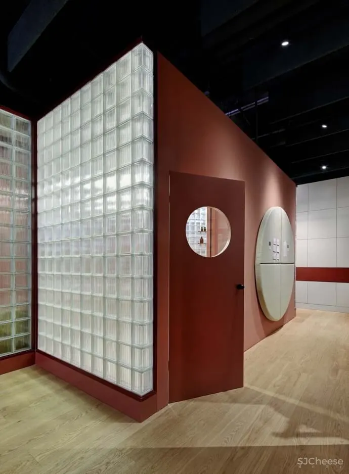 柏林一家未来主义药房设计