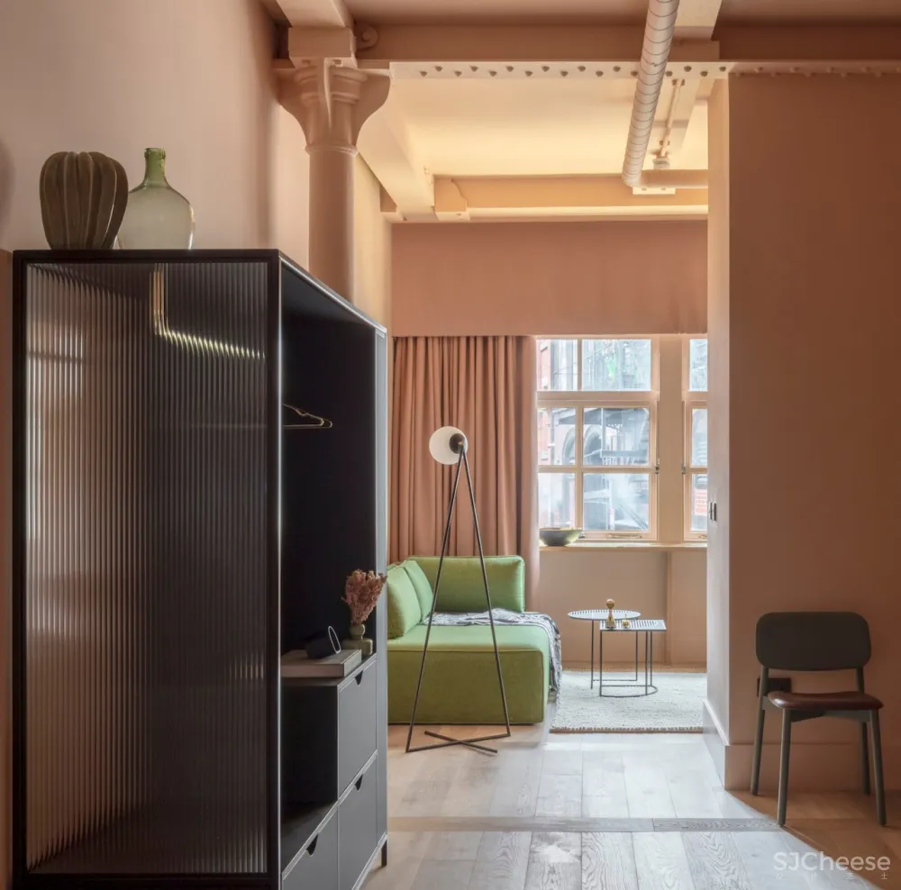 注入经典现代魅力的 Whitworth Locke 酒店 /Grzywinski+Pons 首