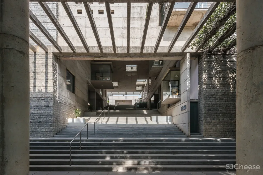 IIM-B 新教学综合体 / Mindspace Architects 首