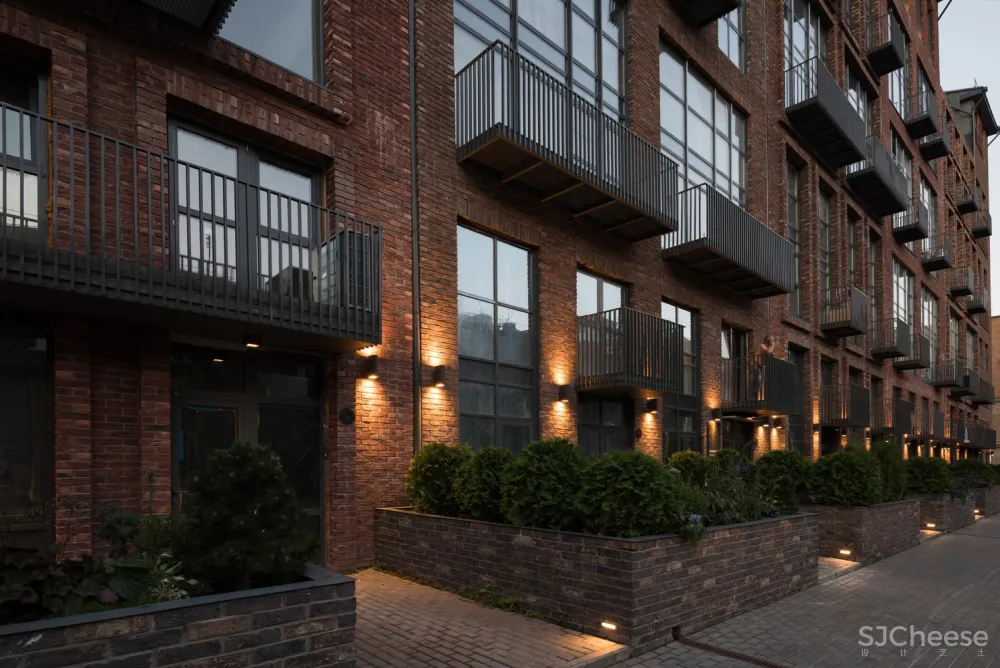 夹层公寓改造 / DNK ag