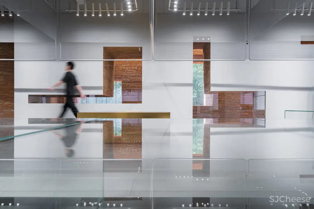 东仓建设,UR华师旗舰店—峡谷