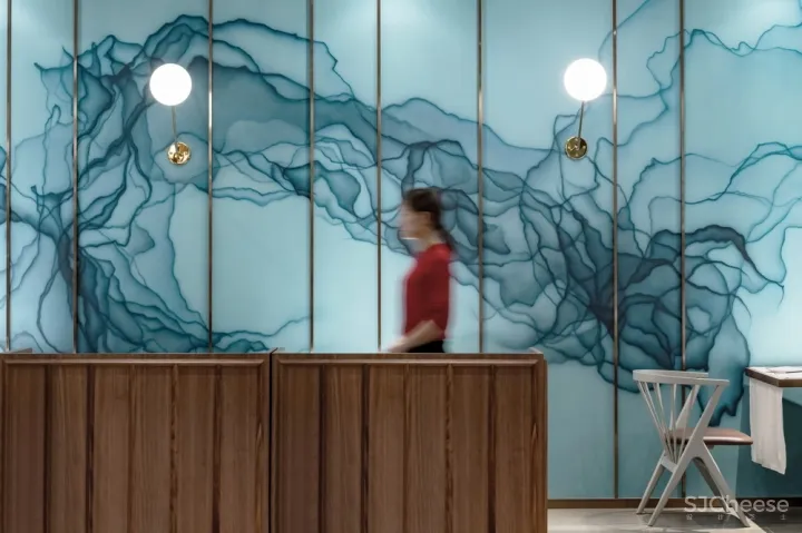 上海一家古色古香的北京烤鸭店设计