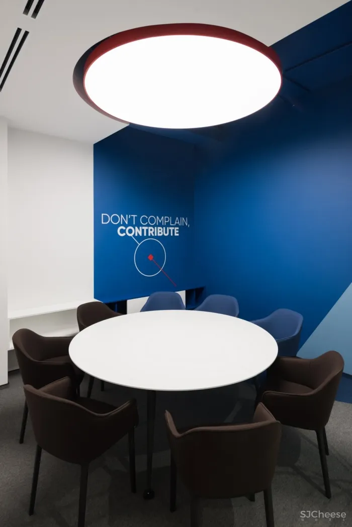 莫斯科DPG通信机构办事处设计