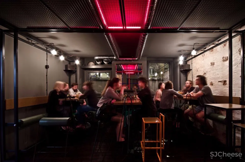 波兰 Źródło威士忌酒吧 | Adam Wiercinski