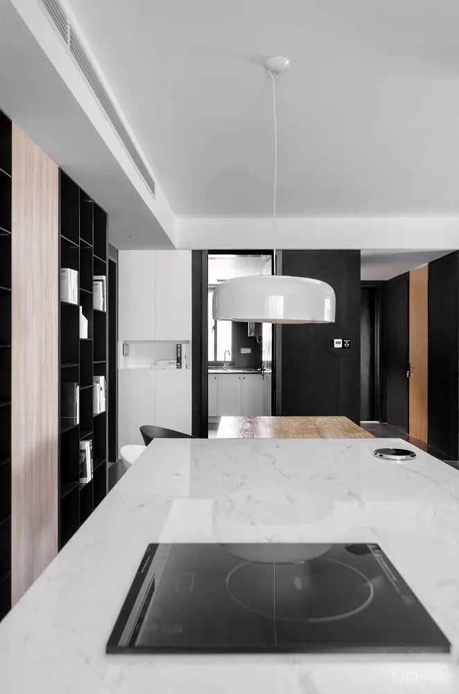 格局·木与黑白灰的完美平衡124m²住宅设计 | 简线设计