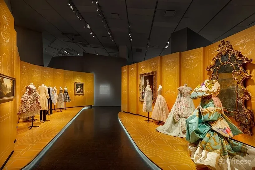 OMA为迪奥设计的展览在丹佛艺术博物馆开幕