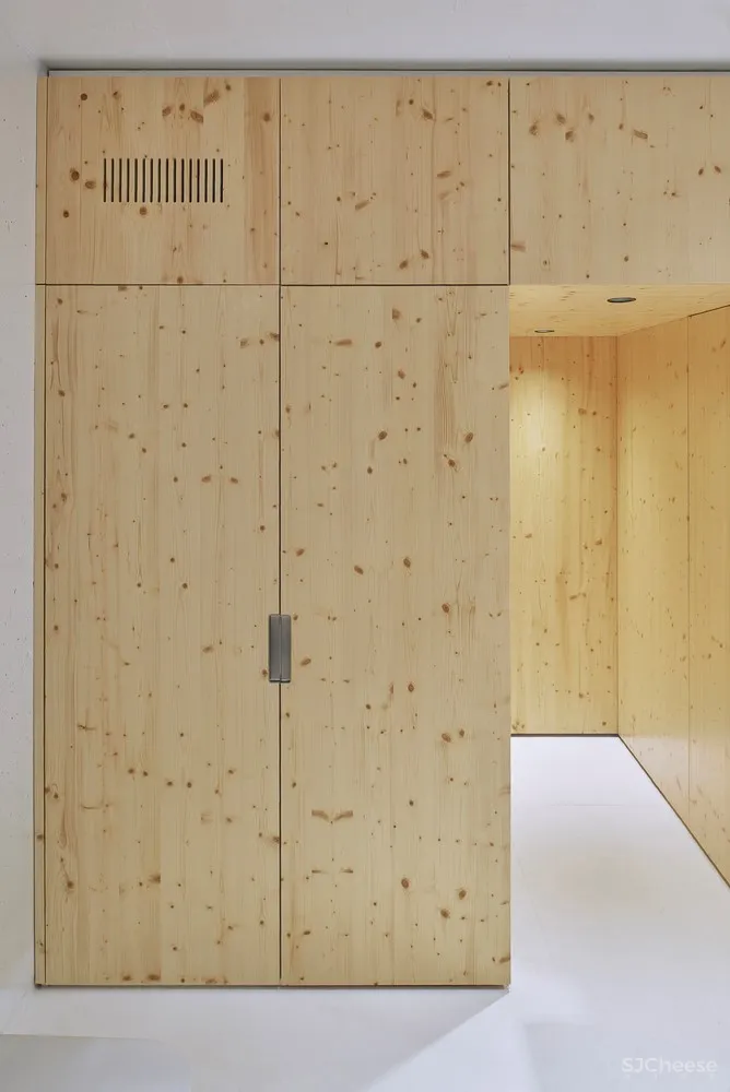 与环境的和谐融合 | A House in Rasu Namai