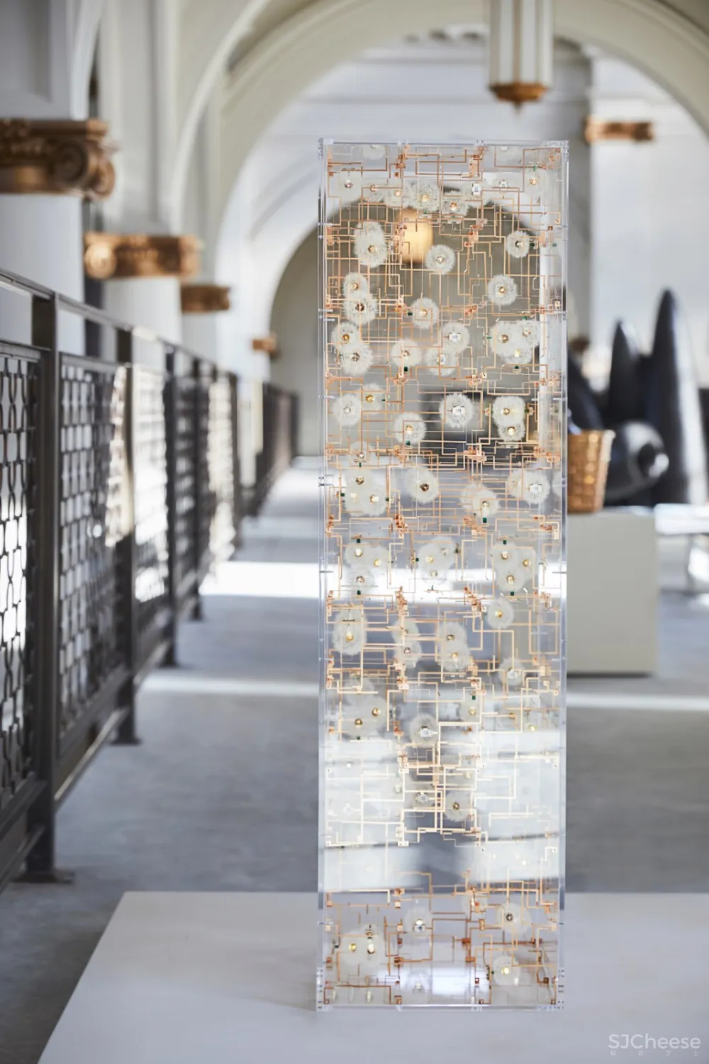 教堂与艺术的结合：Carpenters Workshop画廊作品