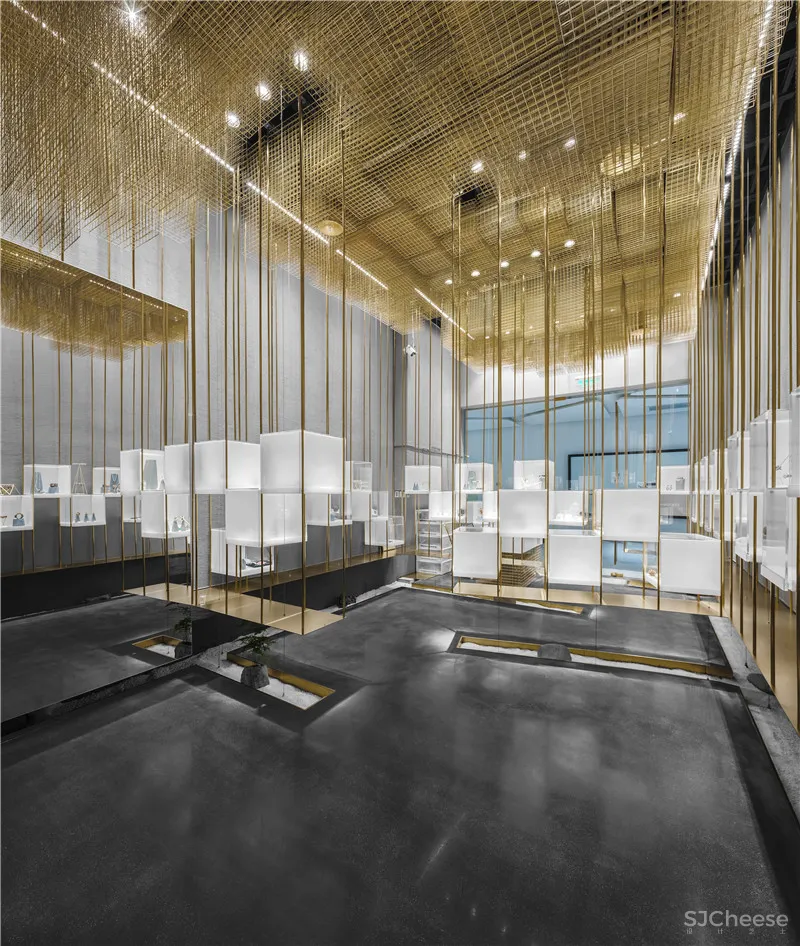 黄金云下的设计师品牌配饰集合店