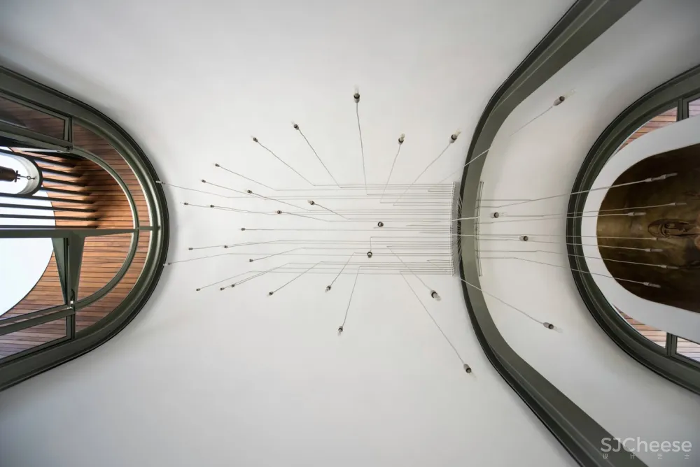 使徒彼得和圣海伦的烈士教堂 / Michail Georgiou