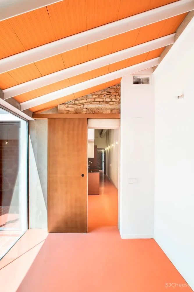 90㎡巴塞罗那不规则住宅 | CRÜ