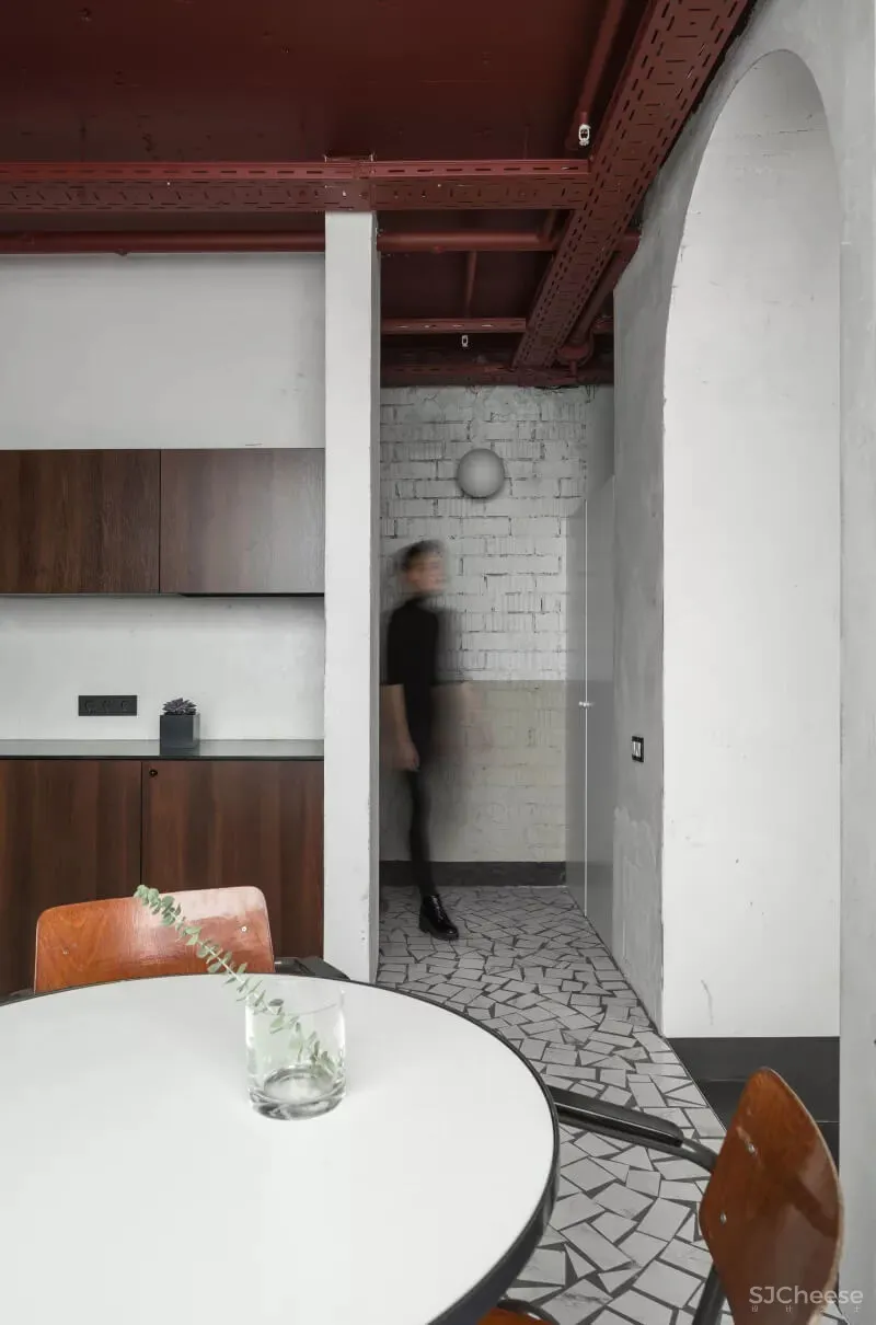 VIZOR游戏公司明斯克上世纪苏联风办公室设计