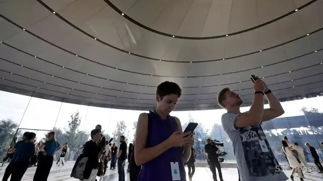 苹果最新米兰旗舰店：最美梦幻苹果店