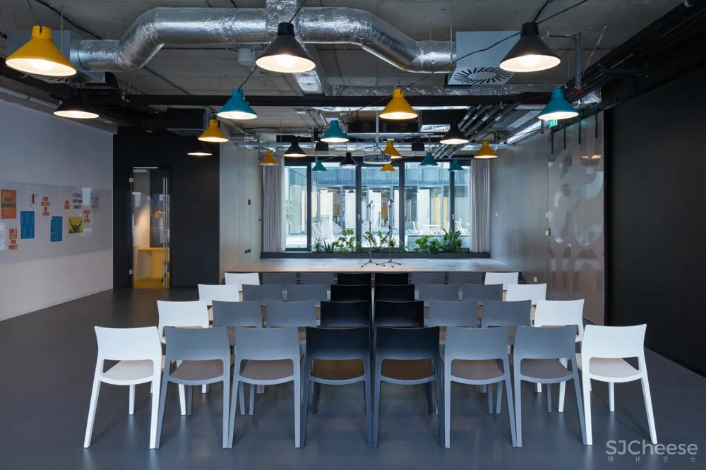 HubHub共享办公室,布拉格 / Studio Perspektiv s.r.o. 首