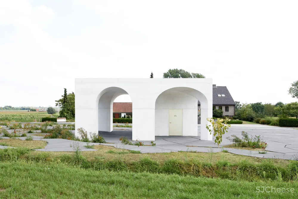Gijs Van Vaerenbergh设计:拱形空间提供各个方向的环境面