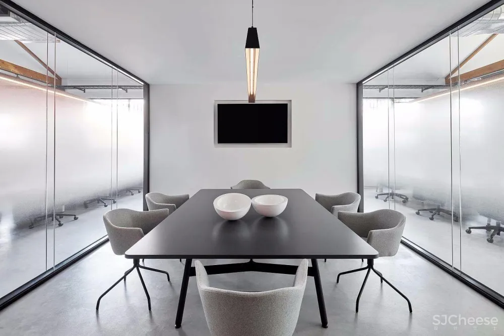 由旧仓库改造而成的现代联合办公空间 | Studio 103