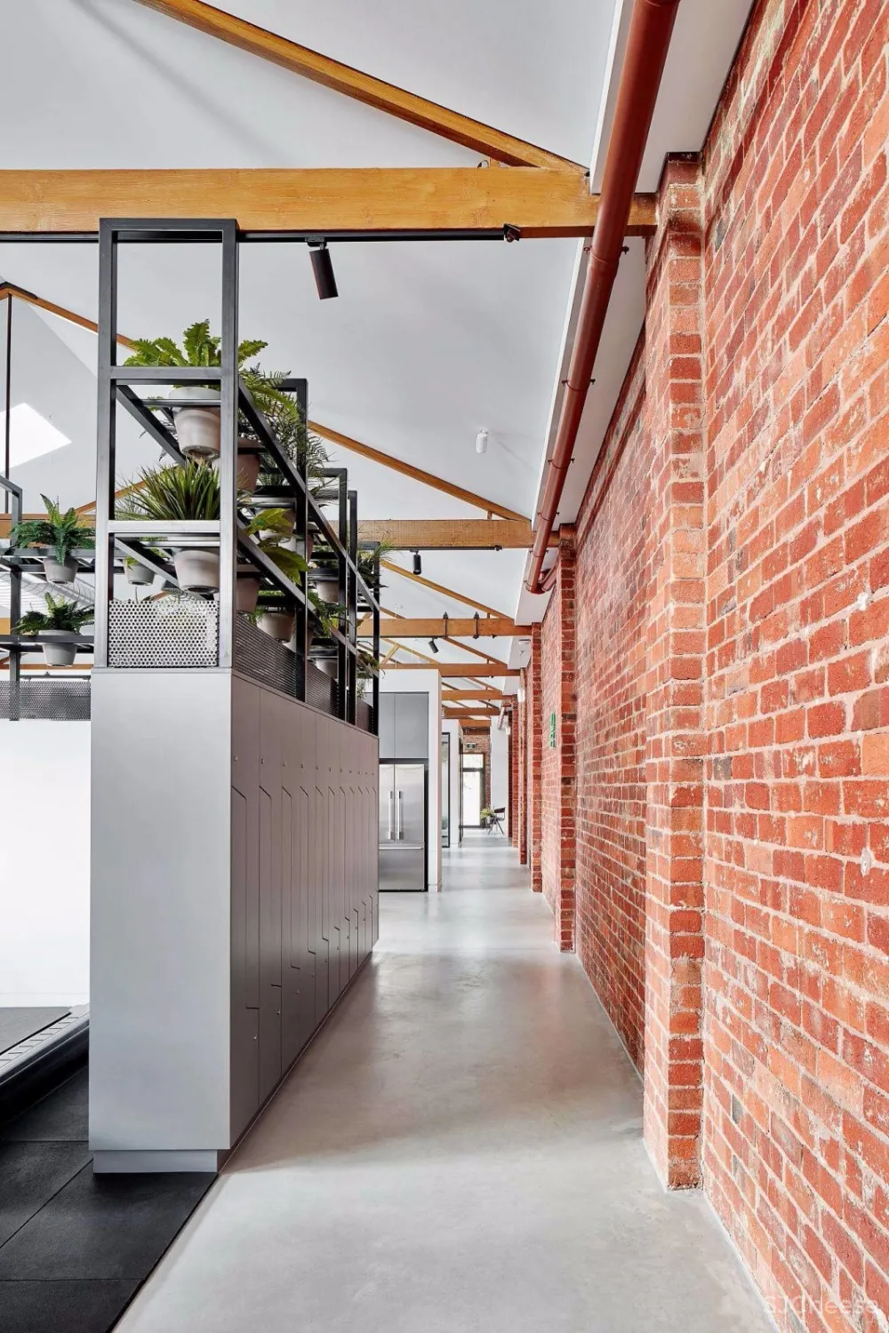 由旧仓库改造而成的现代联合办公空间 | Studio 103