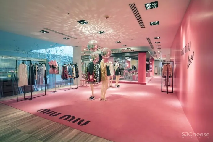 Miu Miu迪斯科快闪店