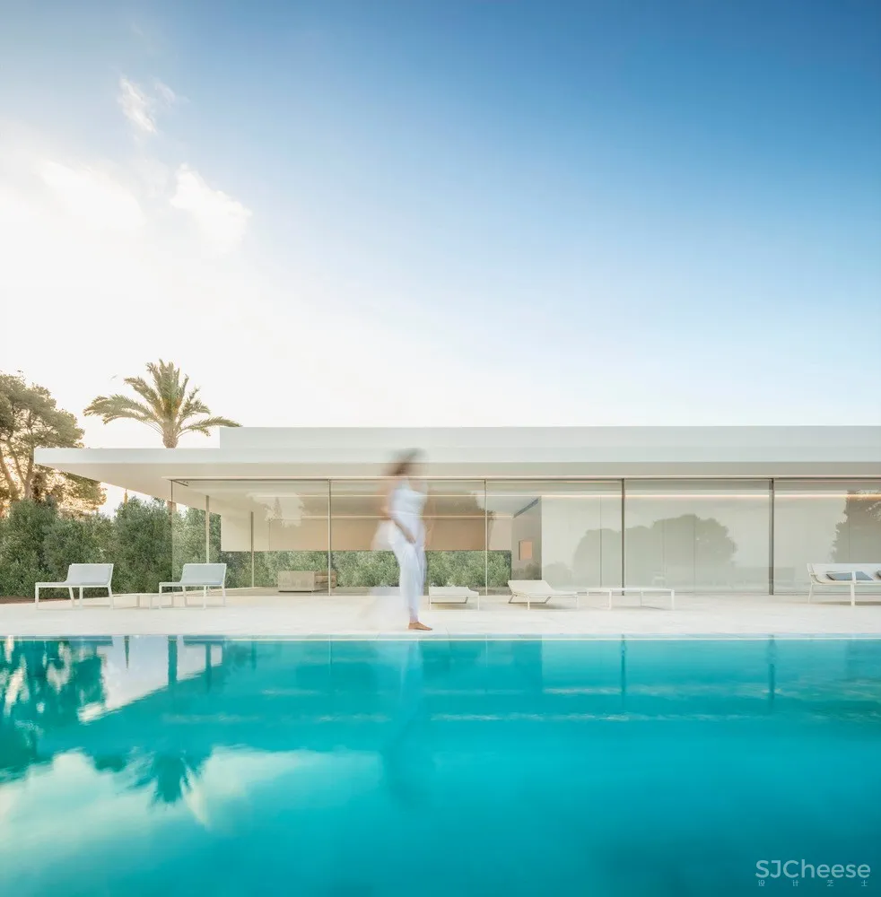 Fran Silvestre Arquitectos:远眺大海 Hofmann House 首