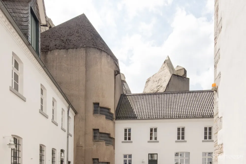 AD 经典：粗野主义代表作圣玛丽大教堂 / Gottfried Böhm