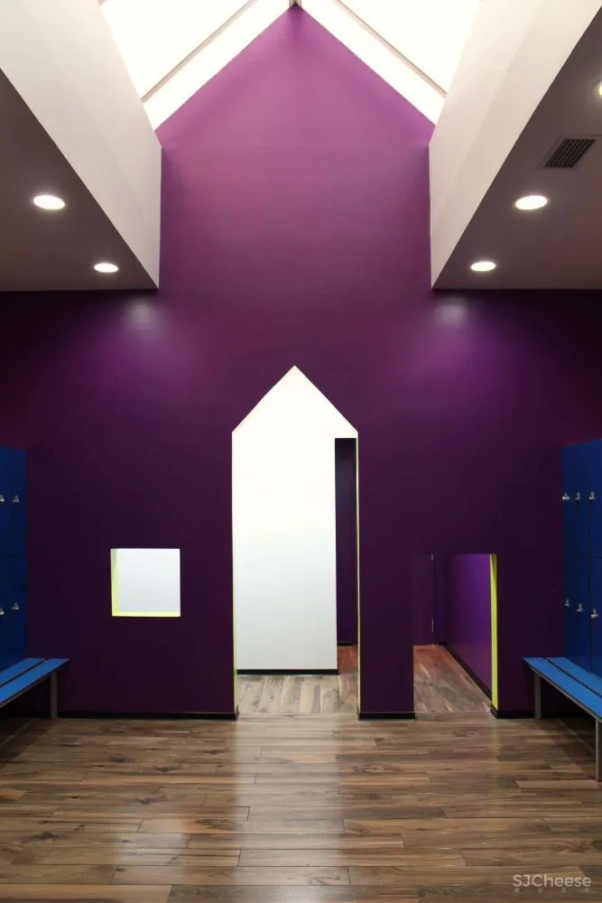 [俱乐部] Kalorias Club Children Dressing Room