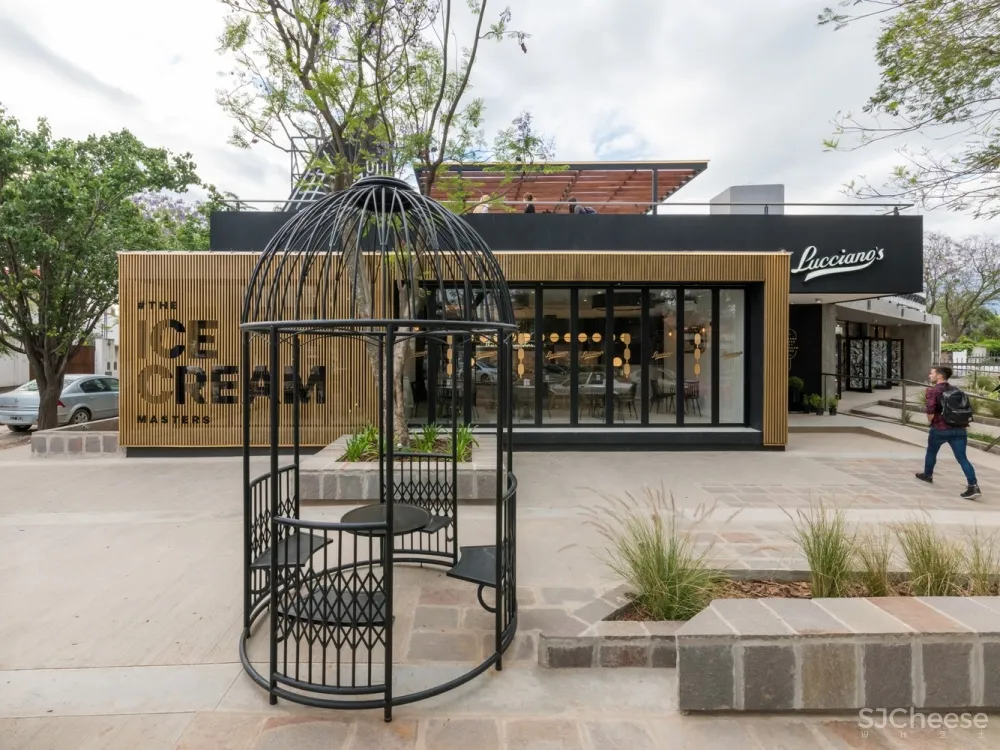 FERRO assoc:Lucciano’s冰淇淋旗舰店