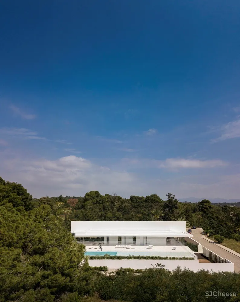 Fran Silvestre Arquitectos:远眺大海 Hofmann House 首