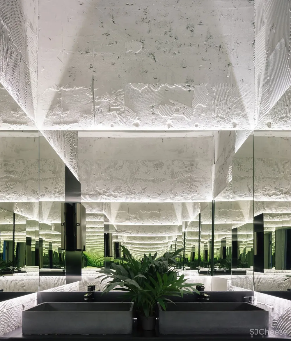 首发 | 大胆的色彩表达 STUDIO11设计明斯克办公空间