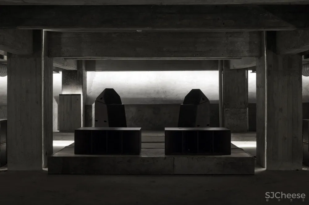 Foro Normandie地下夜店,墨西哥 / Ludwig Godefroy Office 首